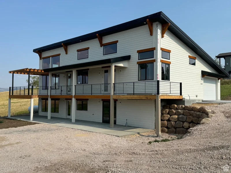 Single Family Residence in Garden City