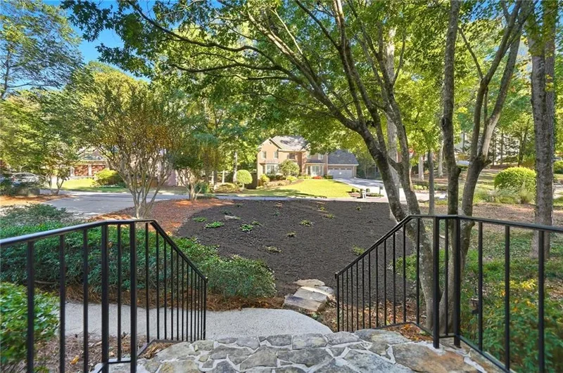 10280 Crescent Ridge Drive, Roswell, GA 30076, Roswell, Georgia, United States. - Photo 7