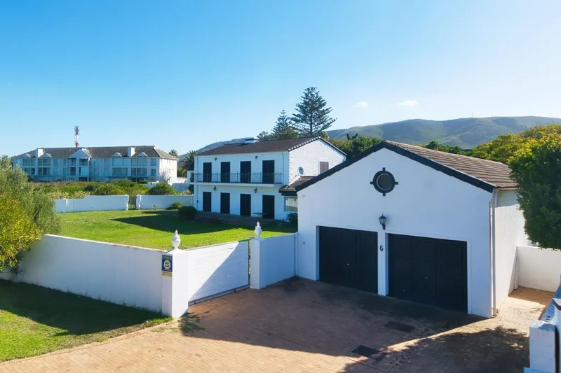 Hermanus, Western Cape, South Africa. - Photo 6