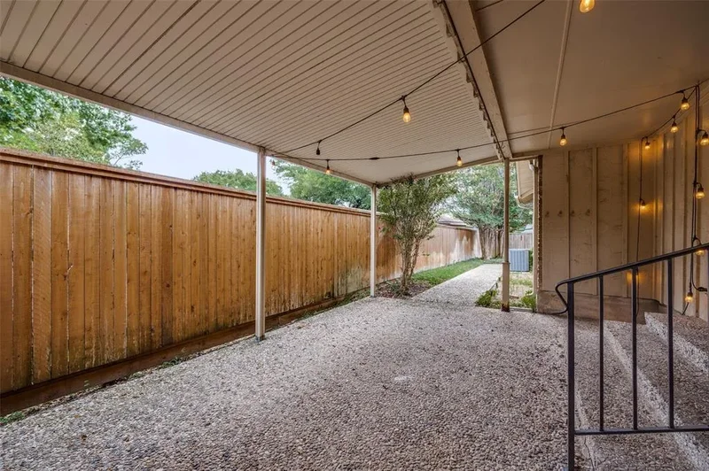 7517 Meadow Oaks Drive, Dallas, Texas, United States. - Photo 23