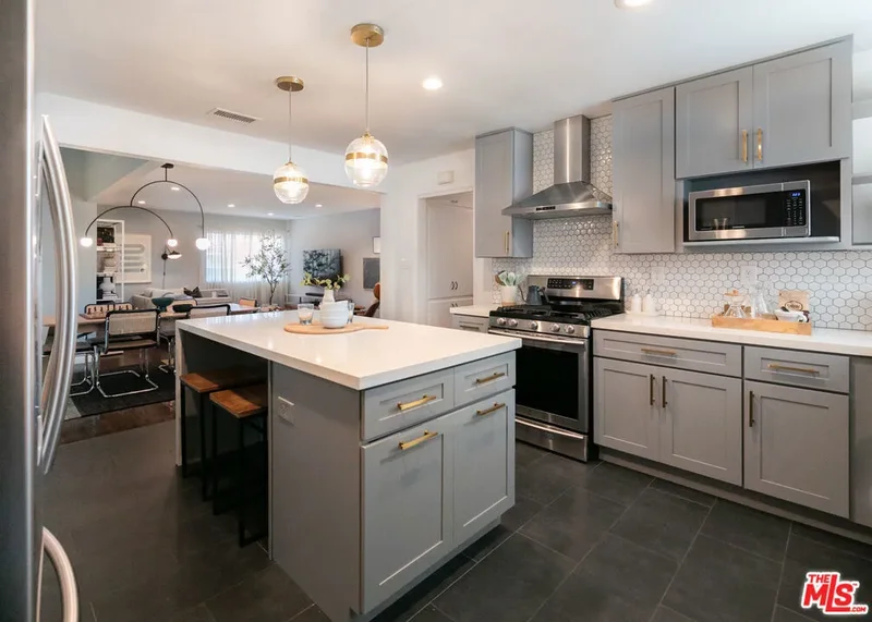 2415 8th Avenue, Los Angeles, California, United States. - Photo 20