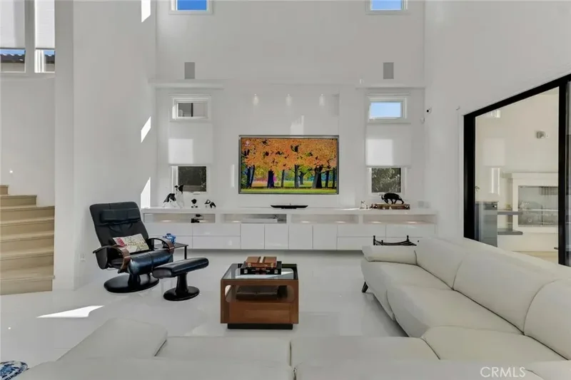 19858 Longhorn Drive, Los Angeles, California, United States. - Photo 7