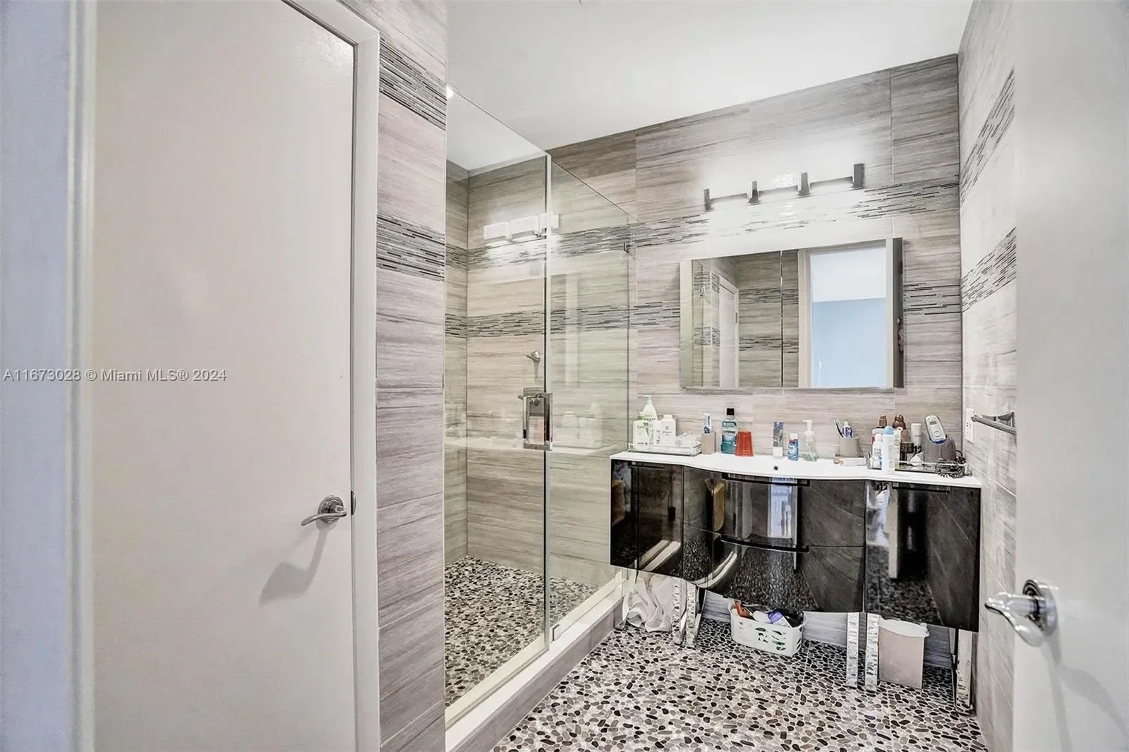 5225 Collins Ave PH7, Miami Beach, Florida, United States. - Photo 17