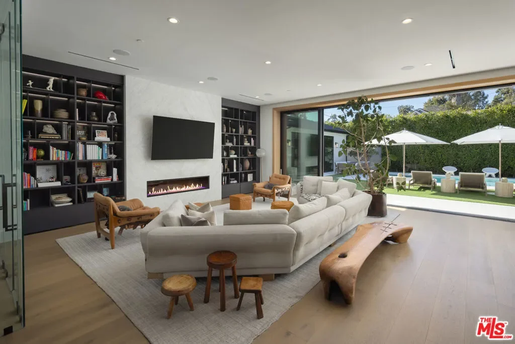 455 N Bundy Drive, Los Angeles, California, United States. - Photo 27