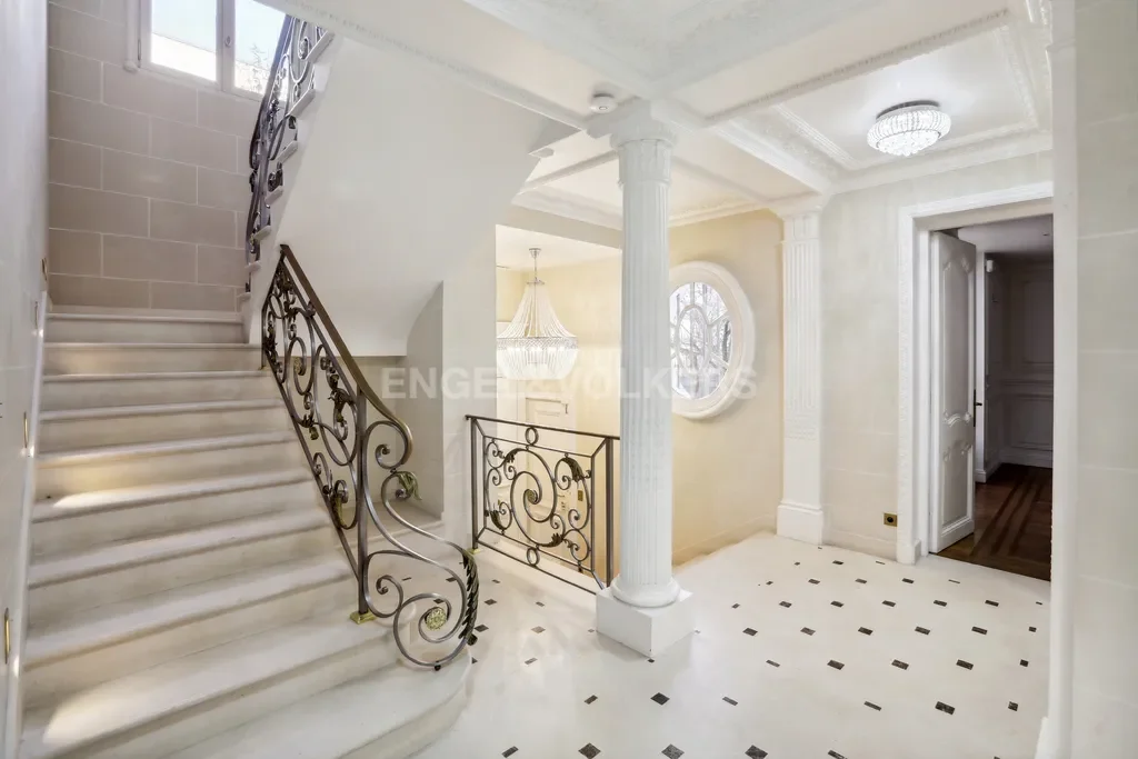 Gallery photo 6