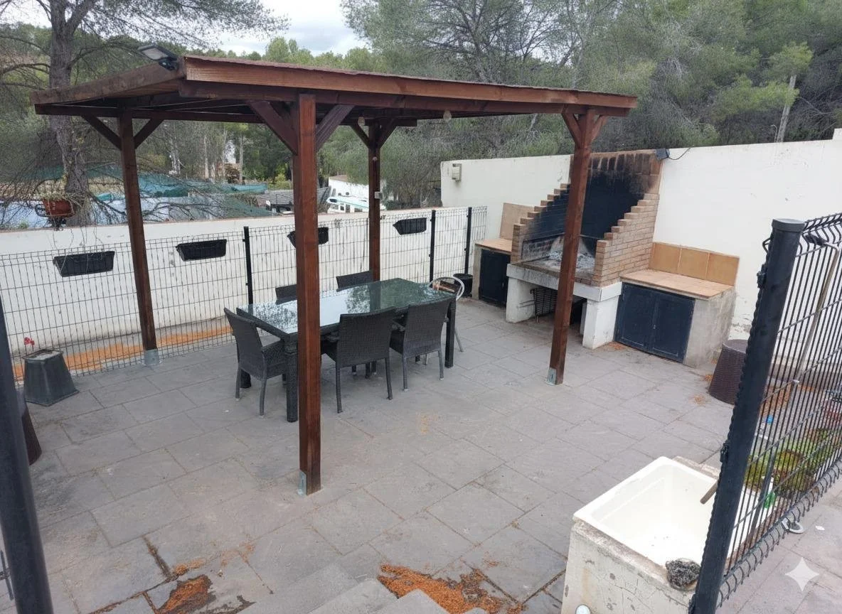 Exterior photo 5