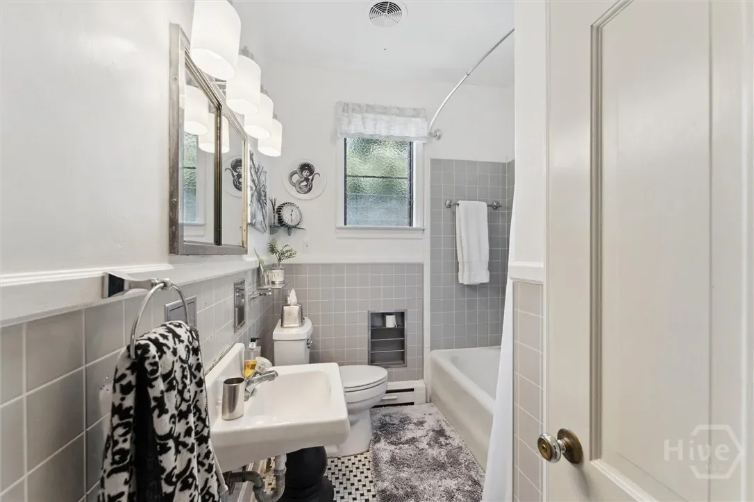 206 E 46th Street, Savannah, Georgia, United States. - Photo 16