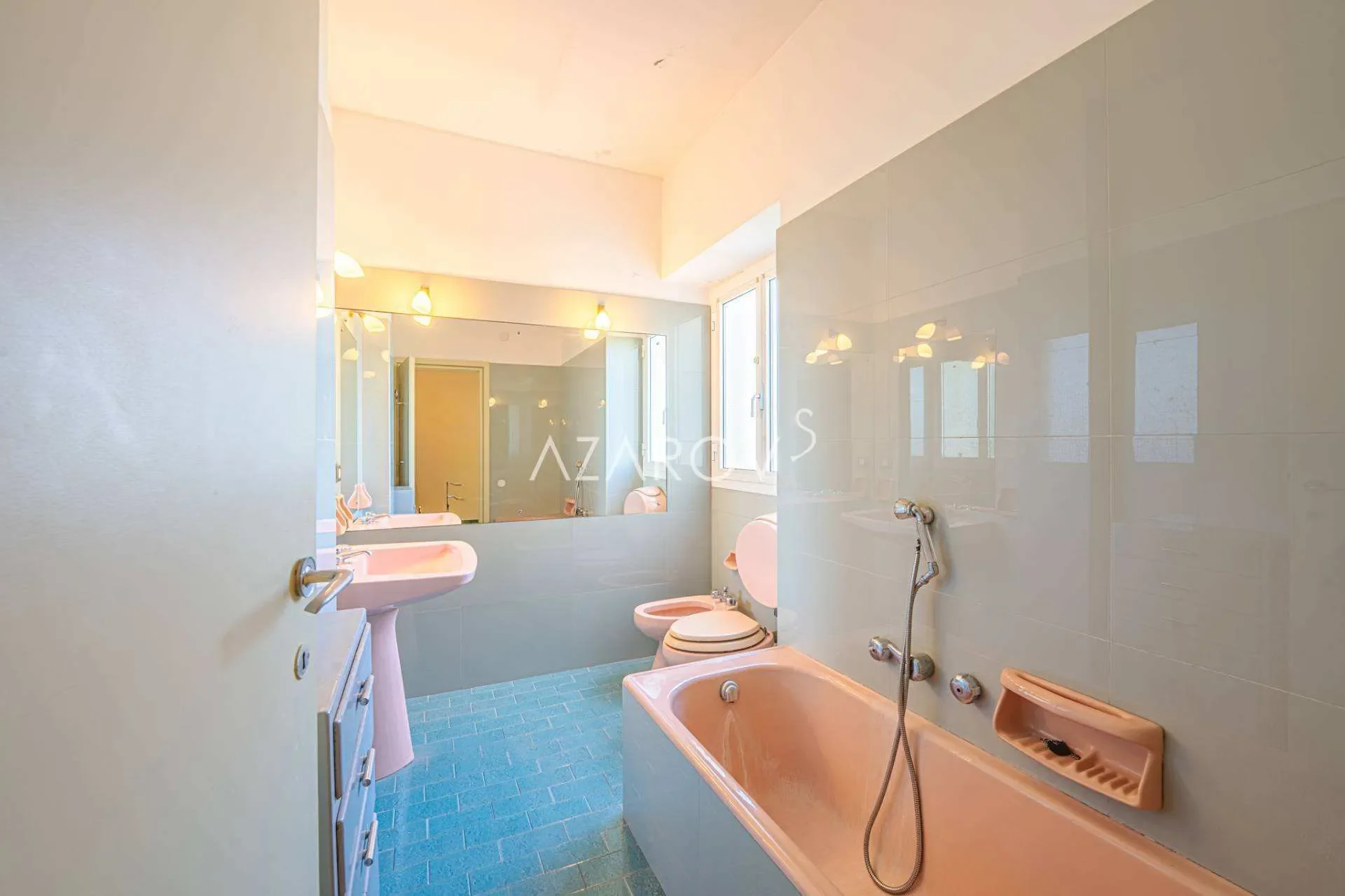 Gallery photo 4