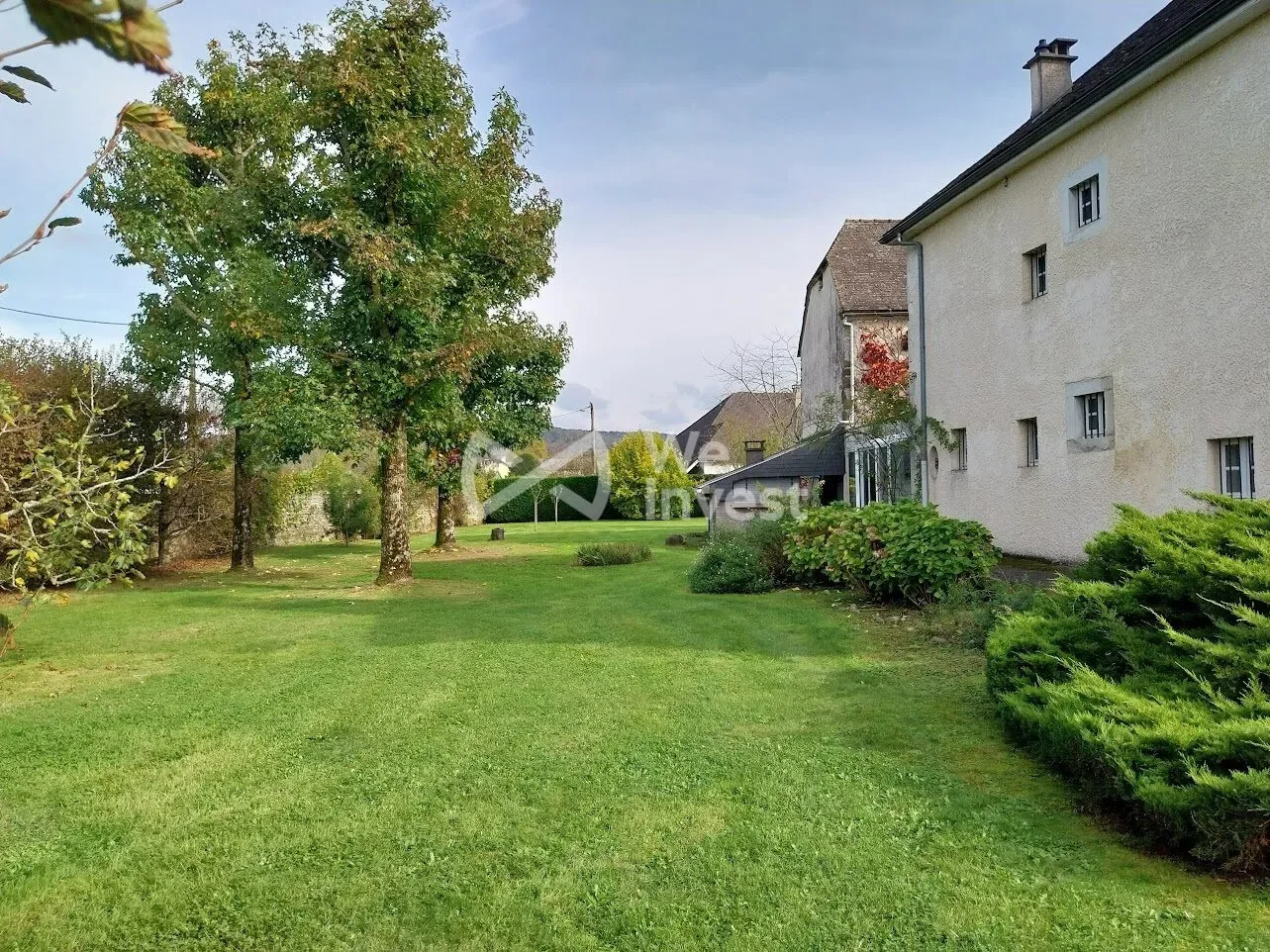 Exterior photo 2