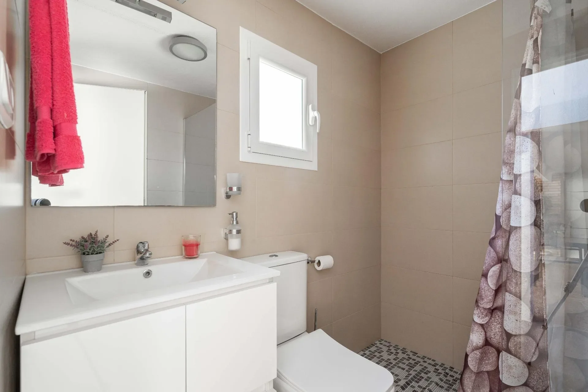Your New Home In The Center Of La Cañada