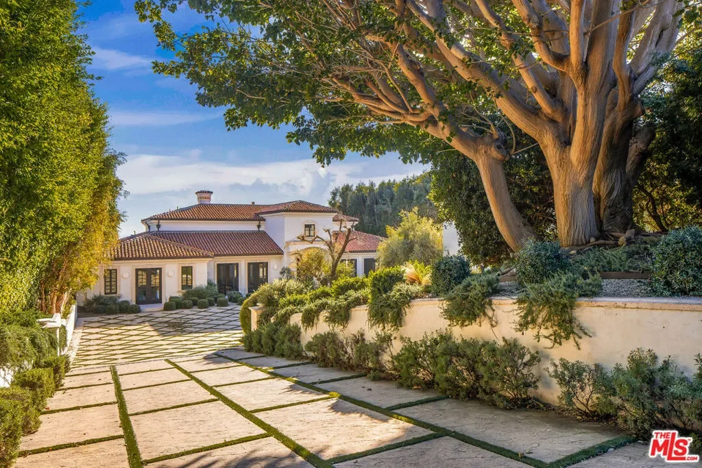 24824 Pacific Coast Highway, Malibu, California, United States. - Photo 5
