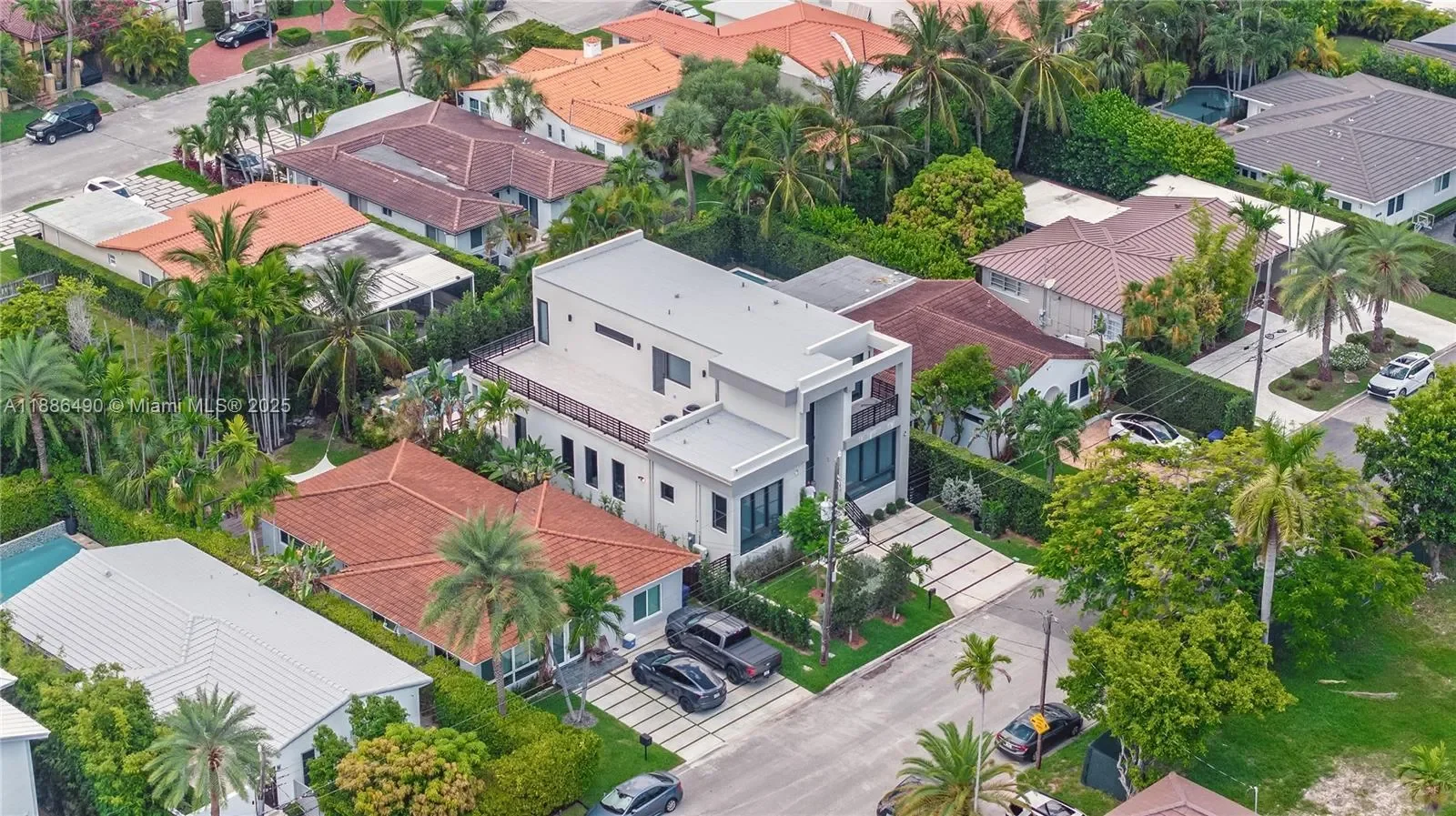 8826 Froude Ave, Bal Harbour, Florida, United States. - Photo 42