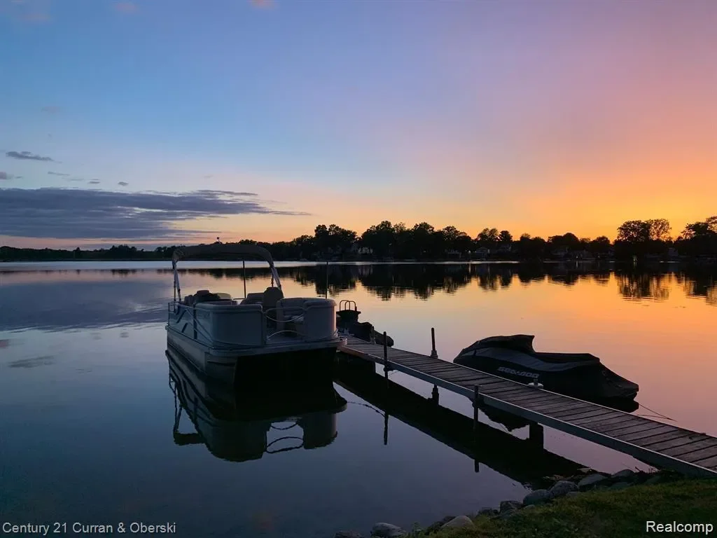 222 Ackerson Lake Drive, Jackson, MI 49201, Leoni, Michigan, United States. - Photo 3