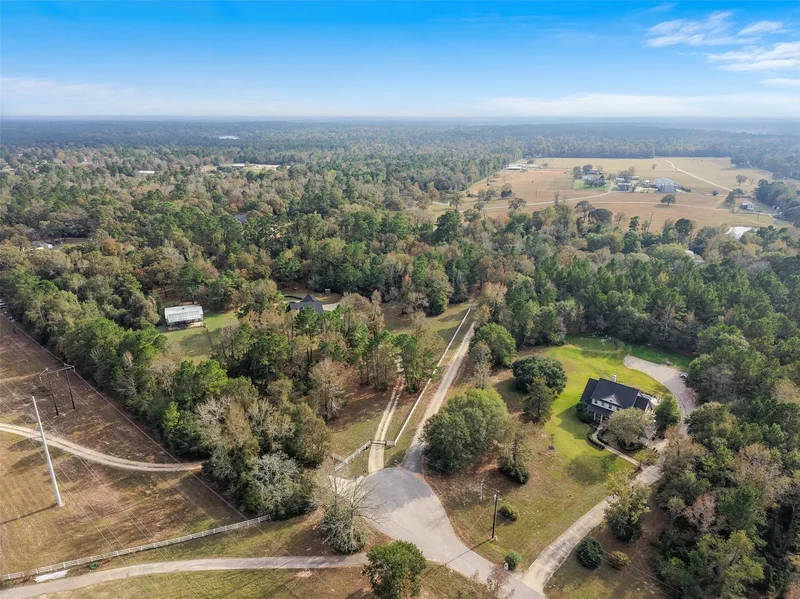 18451 Hills Lake Ct, Montgomery, Texas, United States. - Photo 34