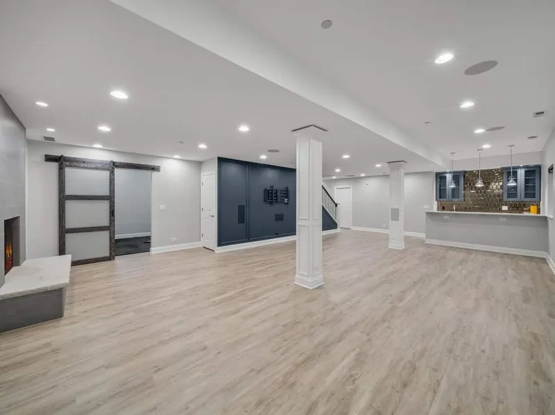 6732 N. East Prairie Road, Lincolnwood, IL, 60712, USA, Lincolnwood, Illinois, United States. - Photo 44