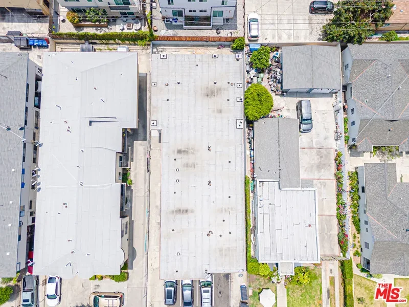 4546 W 17th Street, Los Angeles, California, United States. - Photo 30