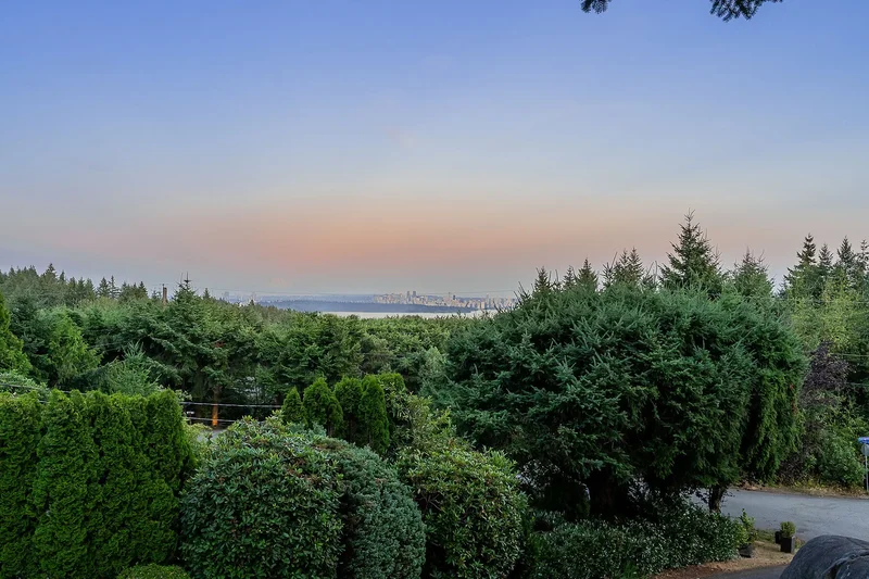4375 Woodcrest Road, West Vancouver, BC V7S 2V9, West Vancouver, British Columbia, Canada. - Photo 5