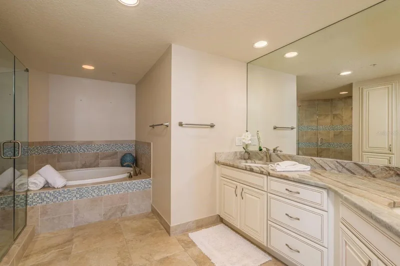 1170 GULF BOULEVARD #402, Clearwater, Florida, United States. - Photo 6