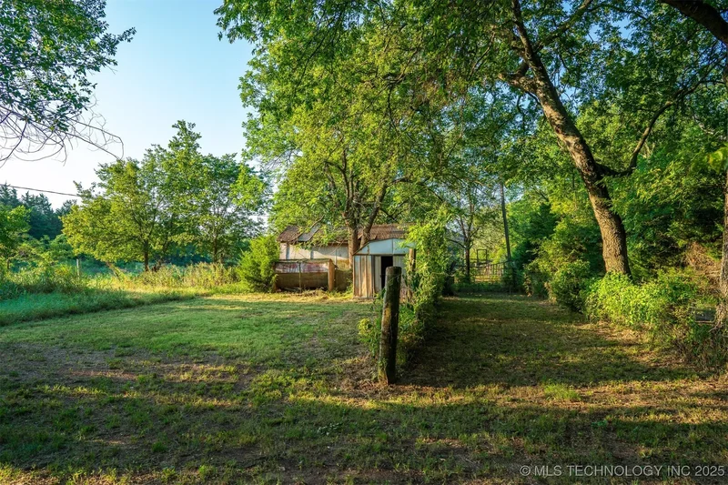 24609 E Lakeview Road, Yale, OK 74085, Yale, Oklahoma, United States. - Photo 63
