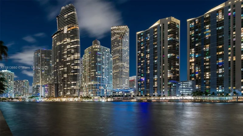 300 Biscayne Boulevard Way 3009W, Miami, Florida, United States. - Photo 19