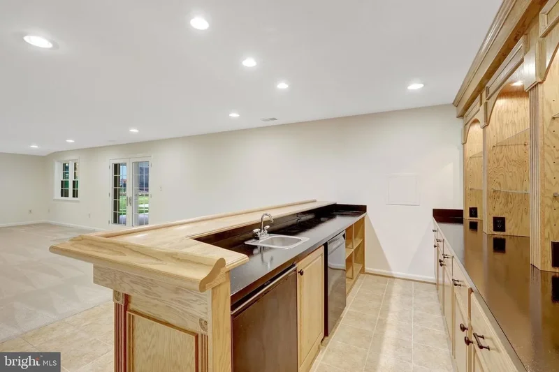 933 HOLLY CREEK DR, GREAT FALLS, VA, 22066, USA, Great Falls, Virginia, United States. - Photo 42