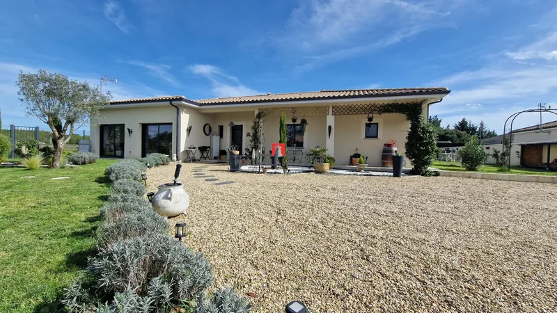 Saint Denis De Pile Contemporaine