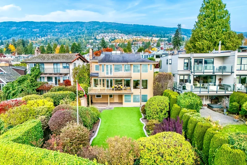 Waterfront Villa on the West Vancouver Seawall