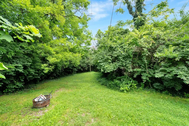 2220 Ashwood Ave, Nashville, Tennessee, United States. - Photo 12