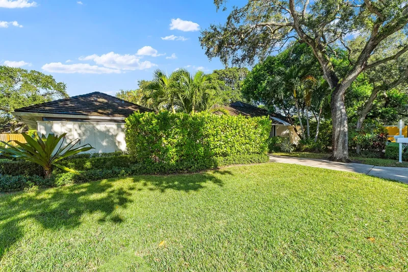 11373 Twelve Oaks A Way E , North Palm Beach, FL 33408, North Palm Beach, Florida, United States. - Photo 58