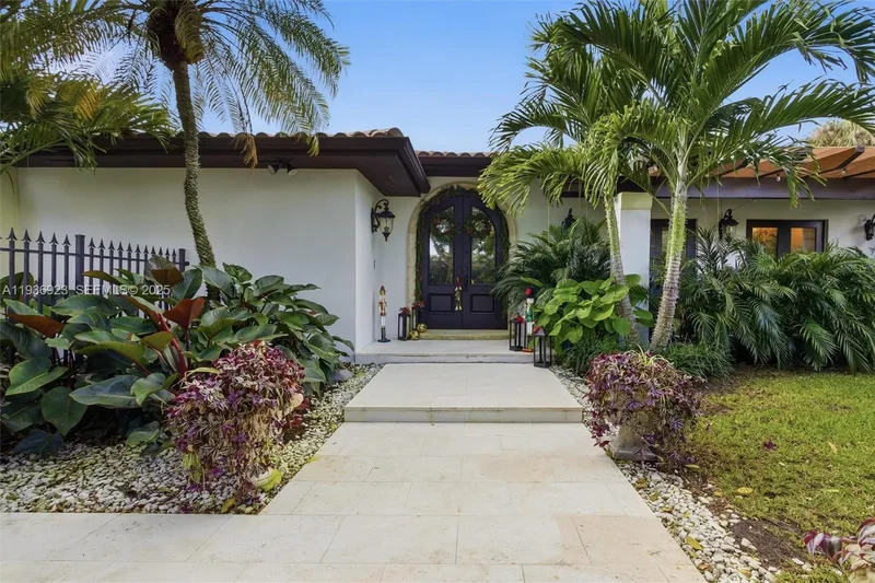 Single Family Residence in Coral Gables