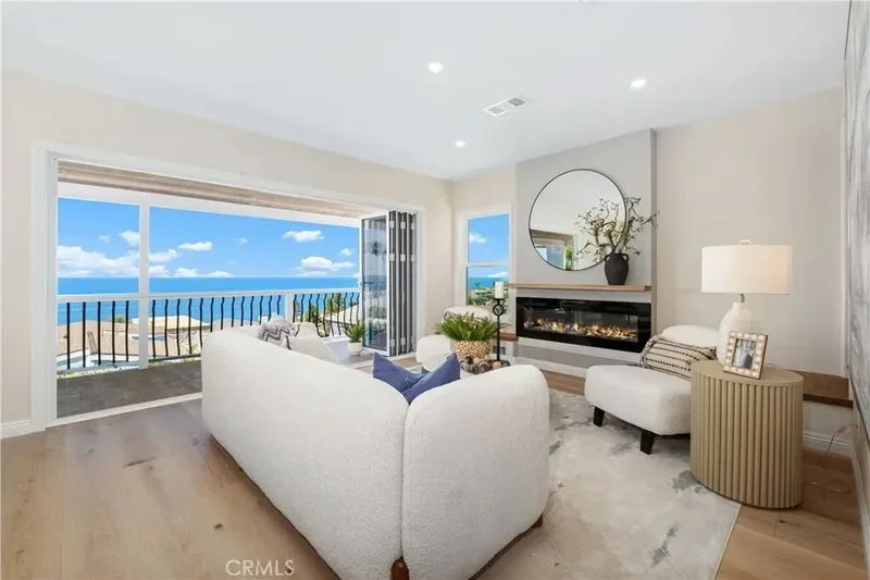 2961 Rounsevel, Laguna Beach, California, United States. - Photo 3