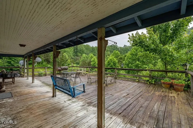 306 Bear Branch, Roan Mountain, TN 37687, Roan Mountain, Tennessee, United States. - Photo 12