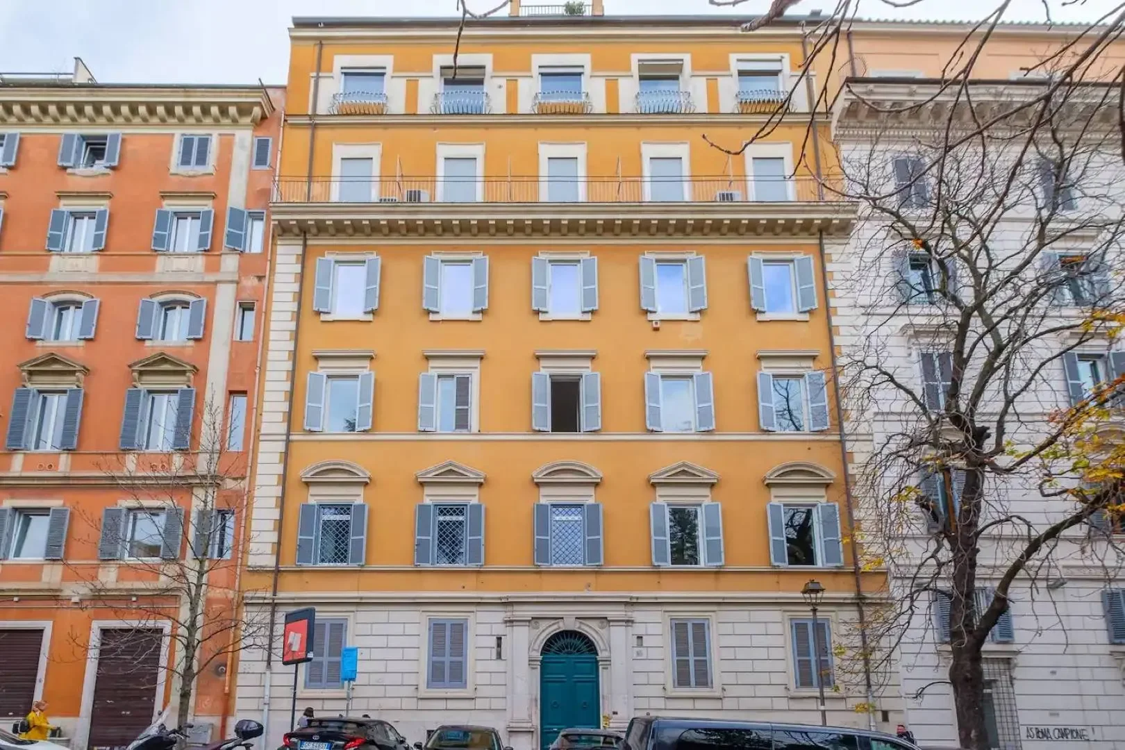 Exterior photo 3