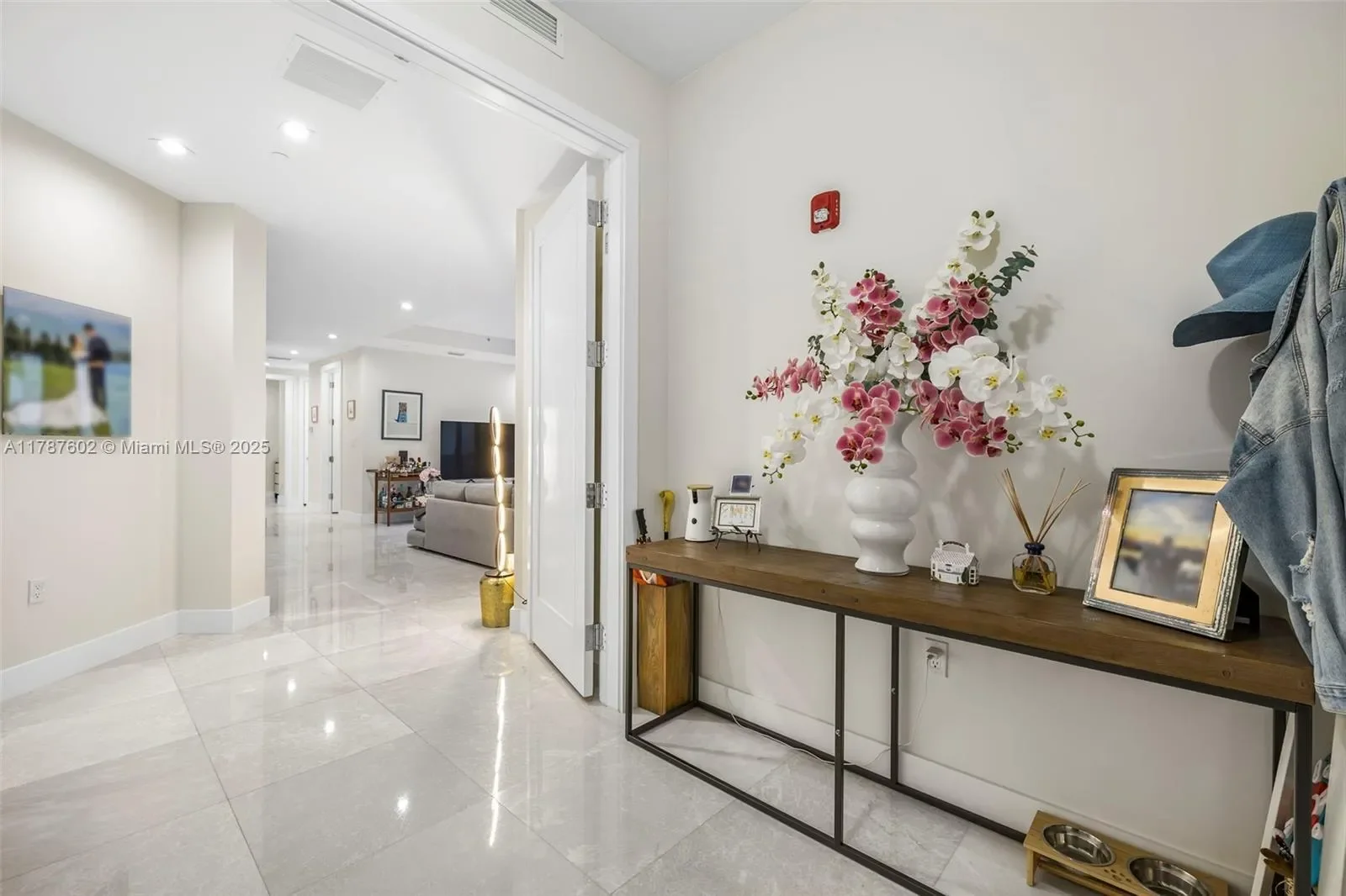 718 Valencia Ave 206, Coral Gables, Florida, United States. - Photo 4
