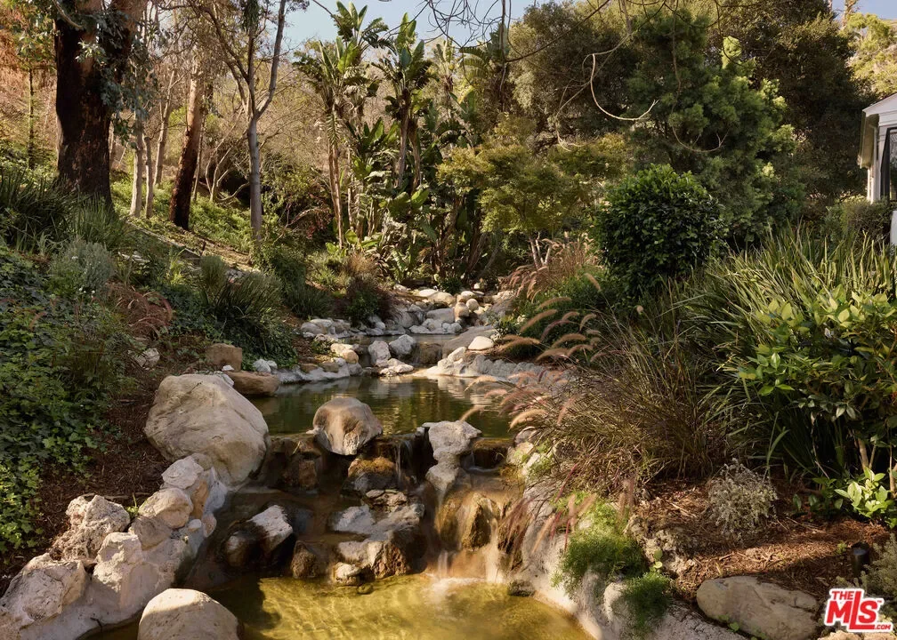 1141 Maroney Lane, Los Angeles, California, United States. - Photo 13