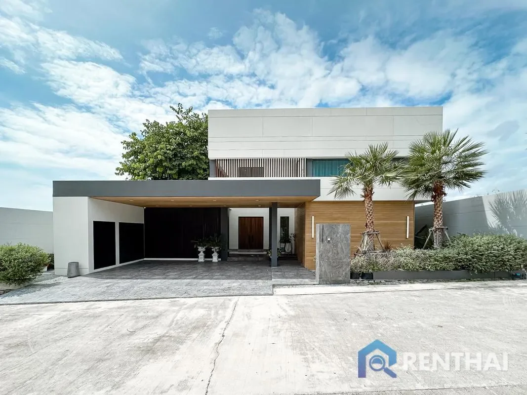 Exterior photo 2