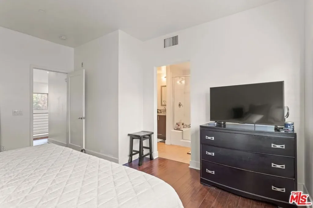25 Delancy, Irvine, California, United States. - Photo 12