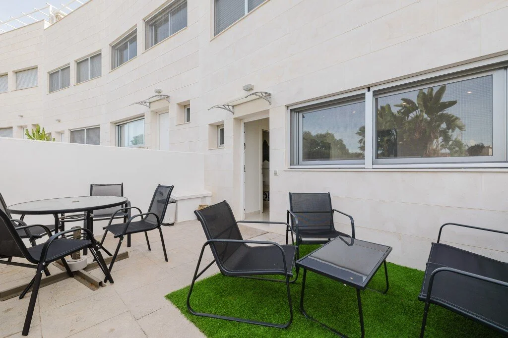 Exterior photo 12