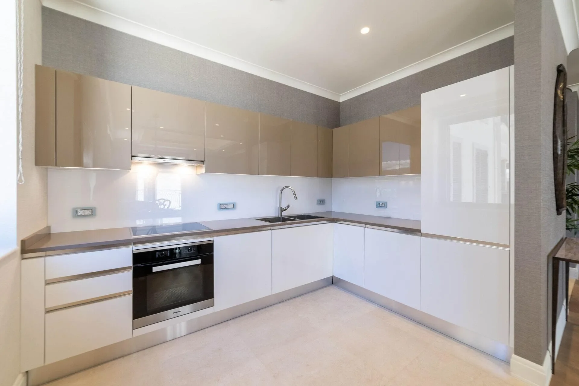Gallery photo 12