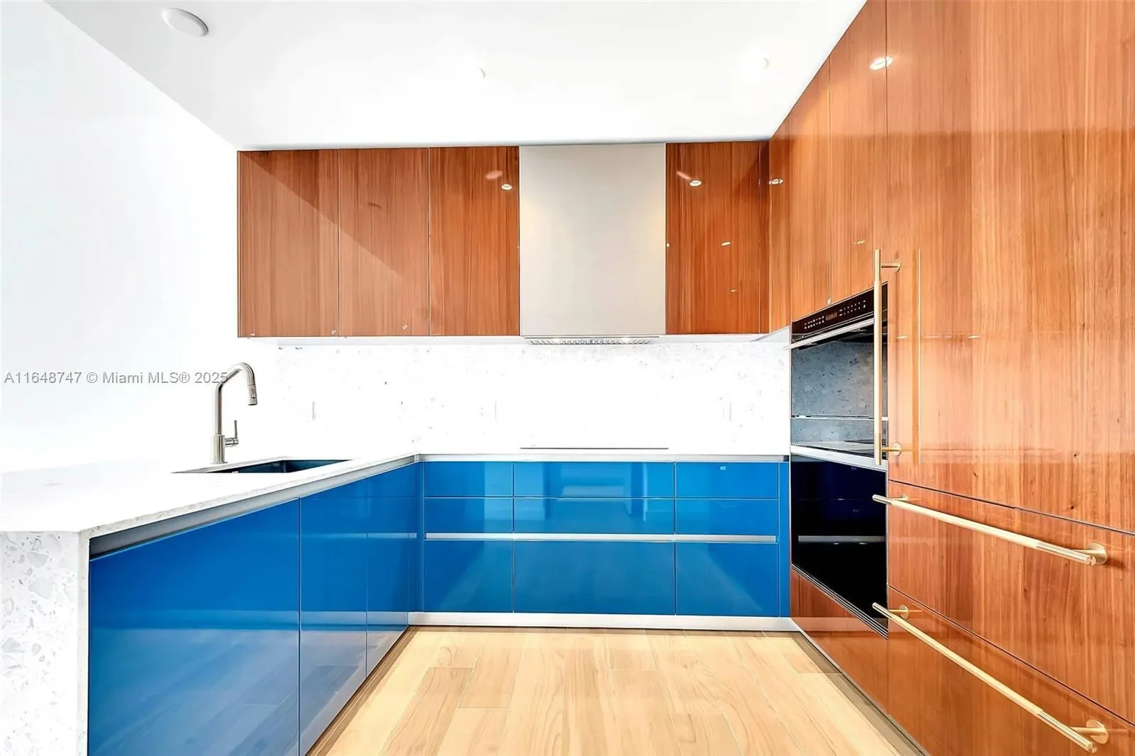 2678 Tigertail Ave 1905, Miami, Florida, United States. - Photo 1