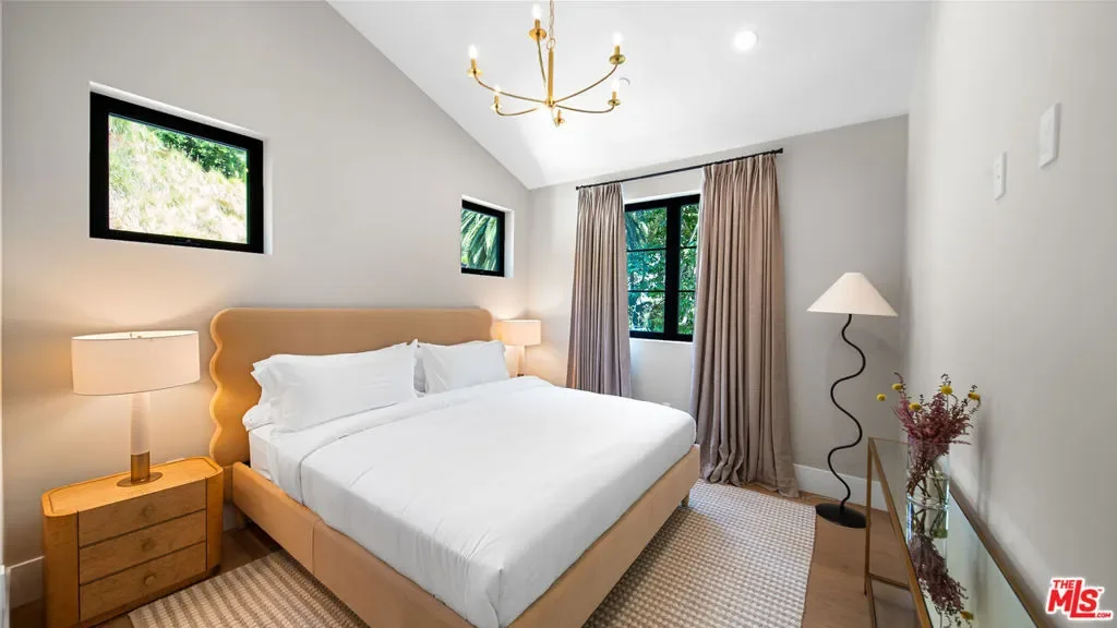 1914 N Laurel Canyon Boulevard, Los Angeles, California, United States. - Photo 3