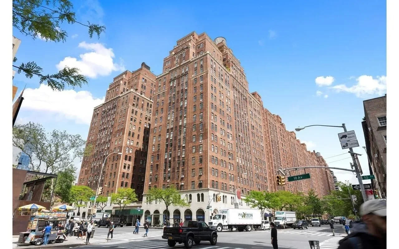 London Terrace, 465 W 23RD ST, New York, New York, United States. - Photo 12