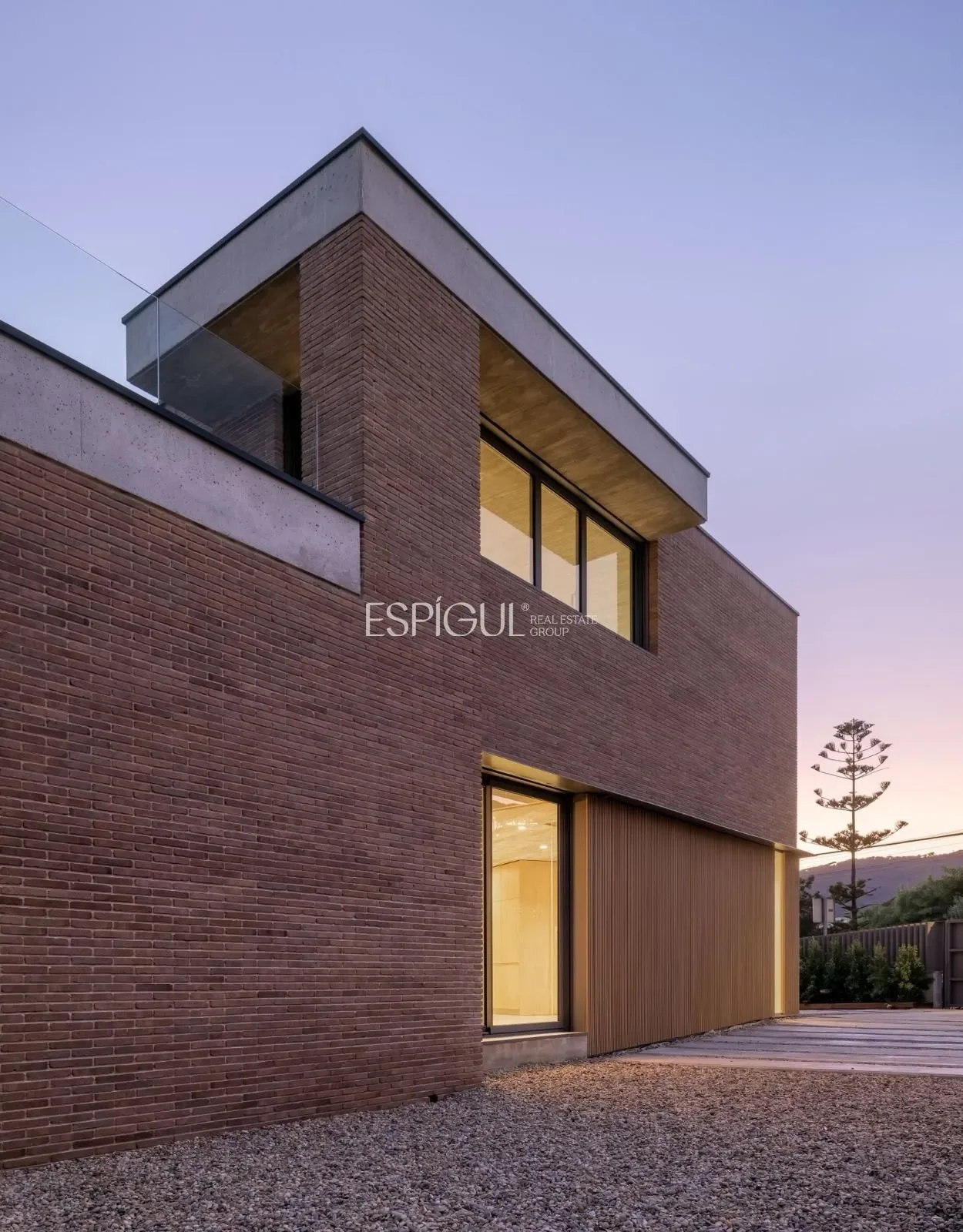 Exterior photo 6