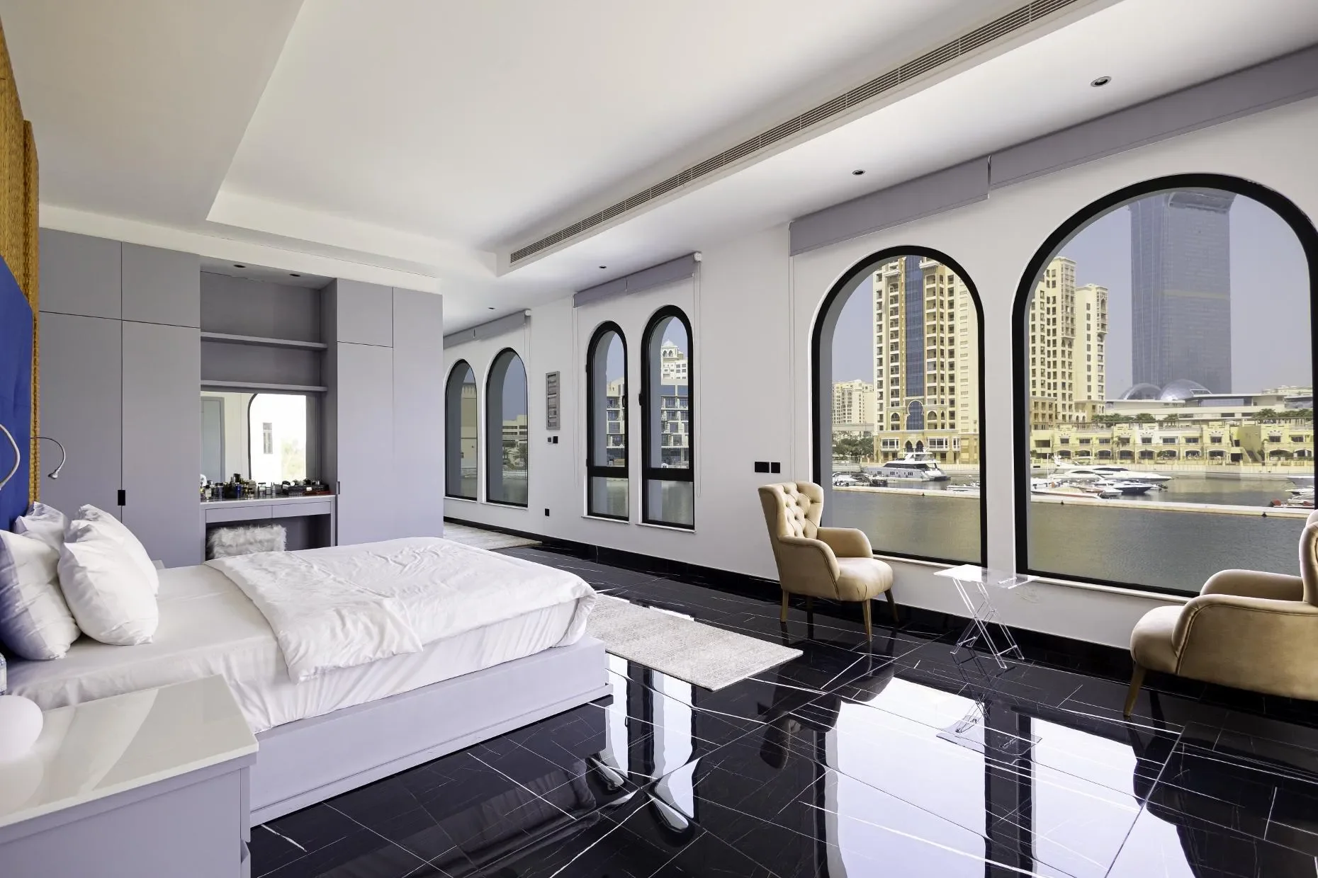 Palm Jumeirah - The Palm Jumeirah - Dubai - United Arab Emirates, Dubai, Dubai, United Arab Emirates. - Photo 3