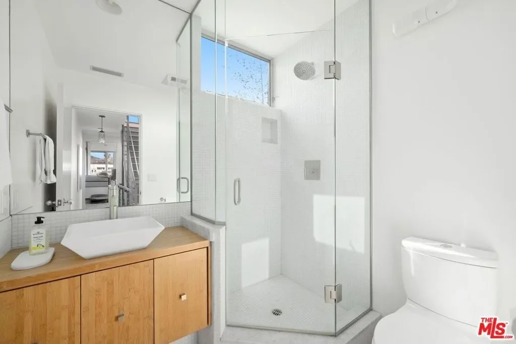 950 N Orange Grove Avenue 2, Los Angeles, California, United States. - Photo 10