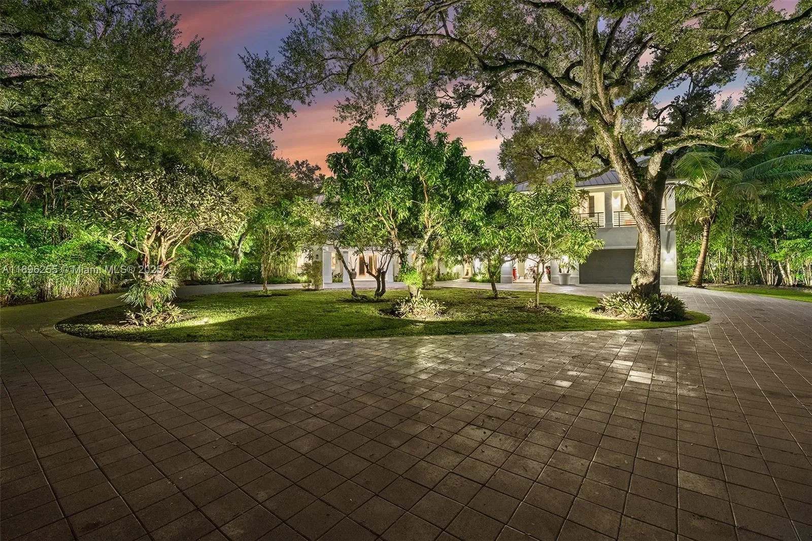 8923 Ludlam Rd., Coral Gables, Florida, United States. - Photo 2