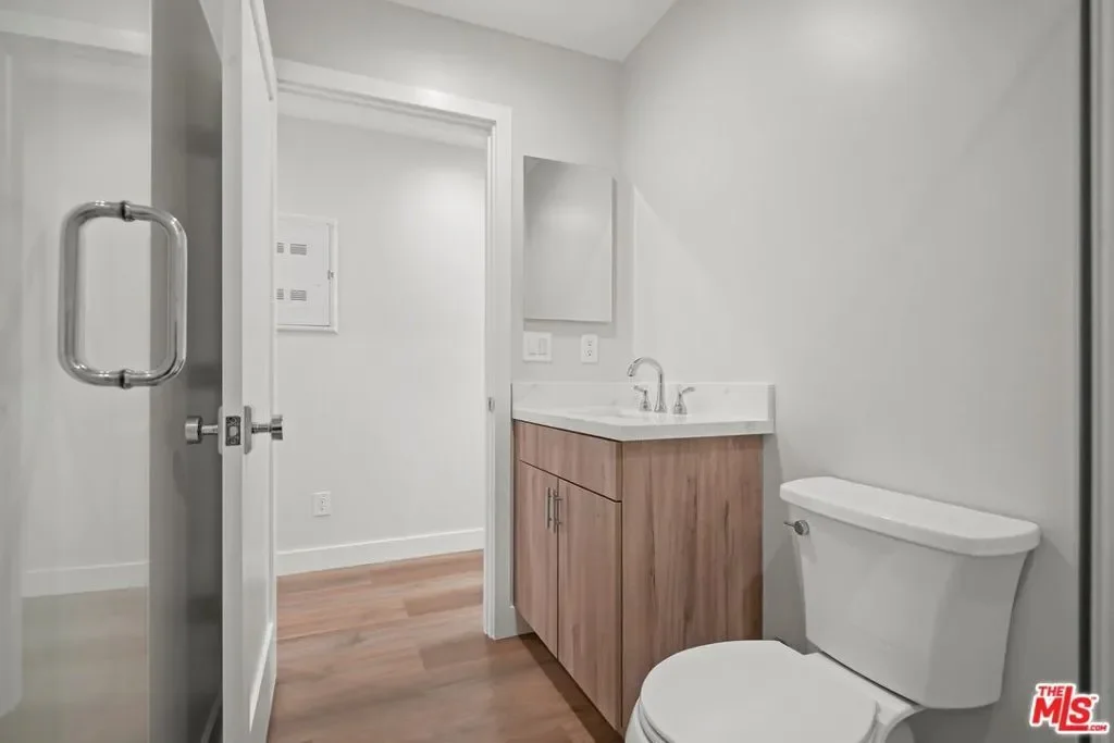 1561 East Elizabeth Street, Altadena, California, United States. - Photo 4