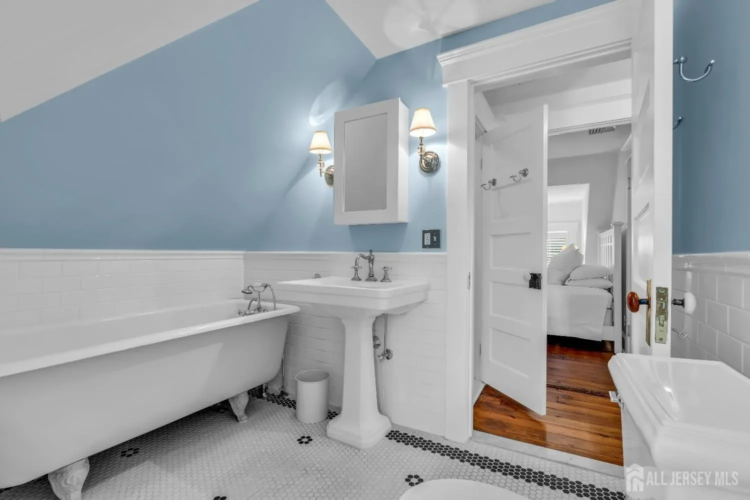 31 Oak Avenue, Metuchen, NJ 08840, Metuchen, New Jersey, United States. - Photo 42