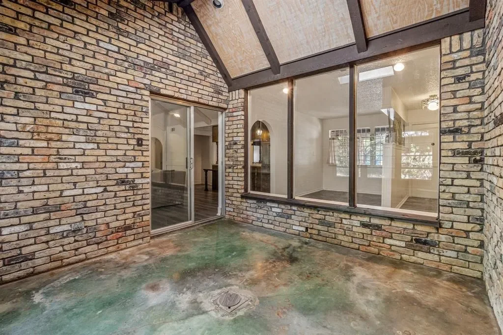 5300 Northcrest Road, Fort Worth, Texas, United States. - Photo 13