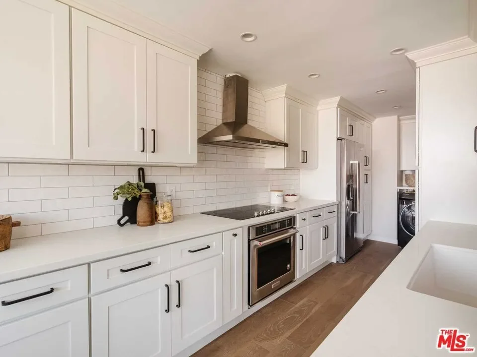 318 N Maple Drive 408, Beverly Hills, California, United States. - Photo 7